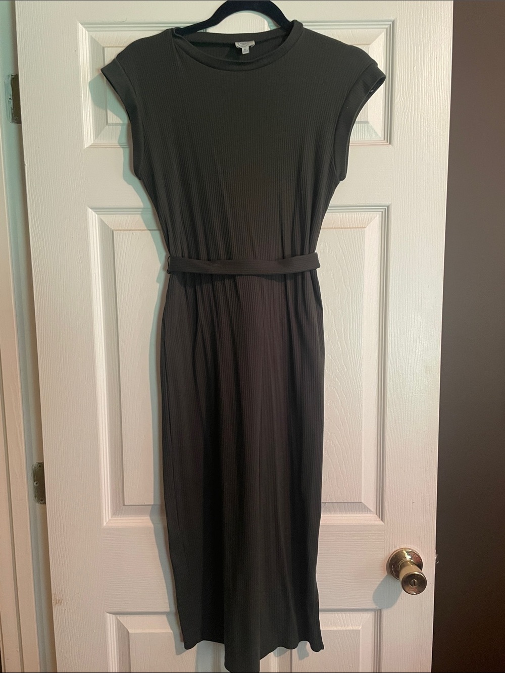 Dark green fitted midi dress